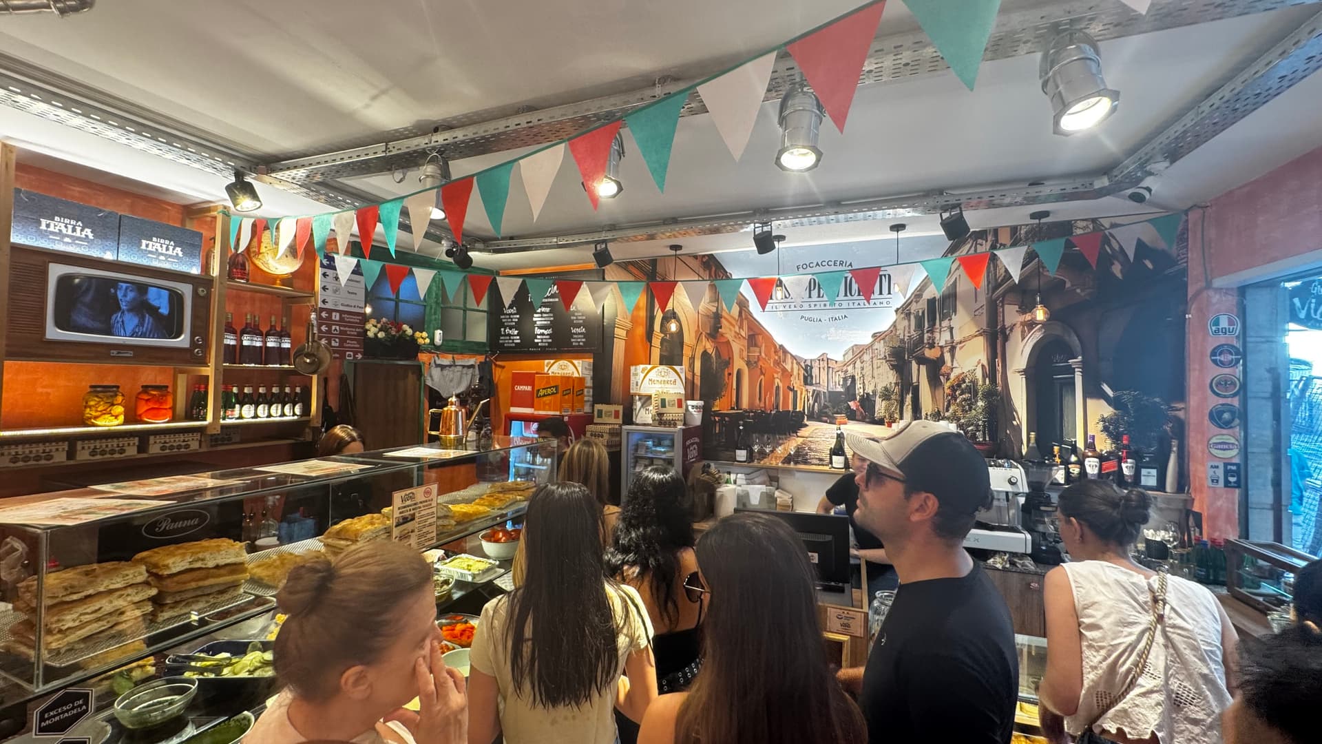 Guisieppe Vicenti — Tres metros cuadrados para salir del país